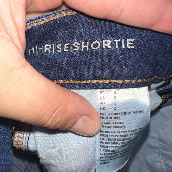 American Eagle distressed hi-rise 0 raw hem denim shorts - Picture 3 of 3